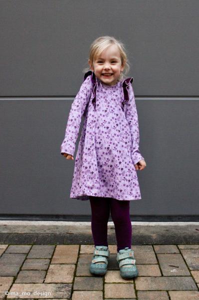Baumwolljersey Winterbloom Flieder by Christiane Zielinski aus dem Hause Swafing
